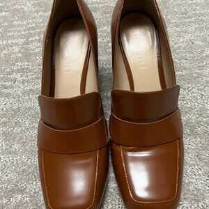 The Scuola 70mm in "luggage" color